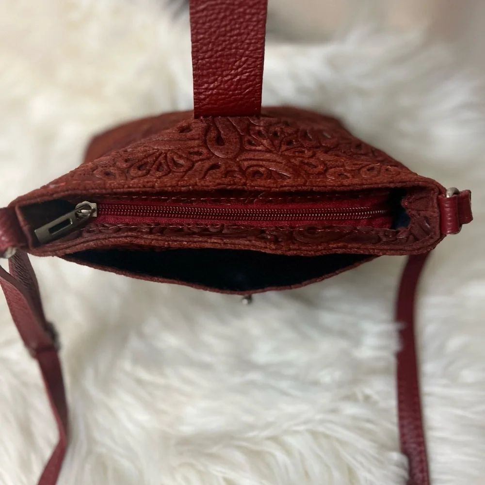 Chic Burgundy Embossed Crossbody Bag - Picture 7 of 9